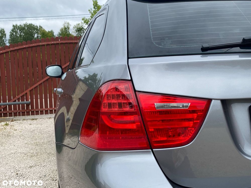 BMW Seria 3 318i - 31