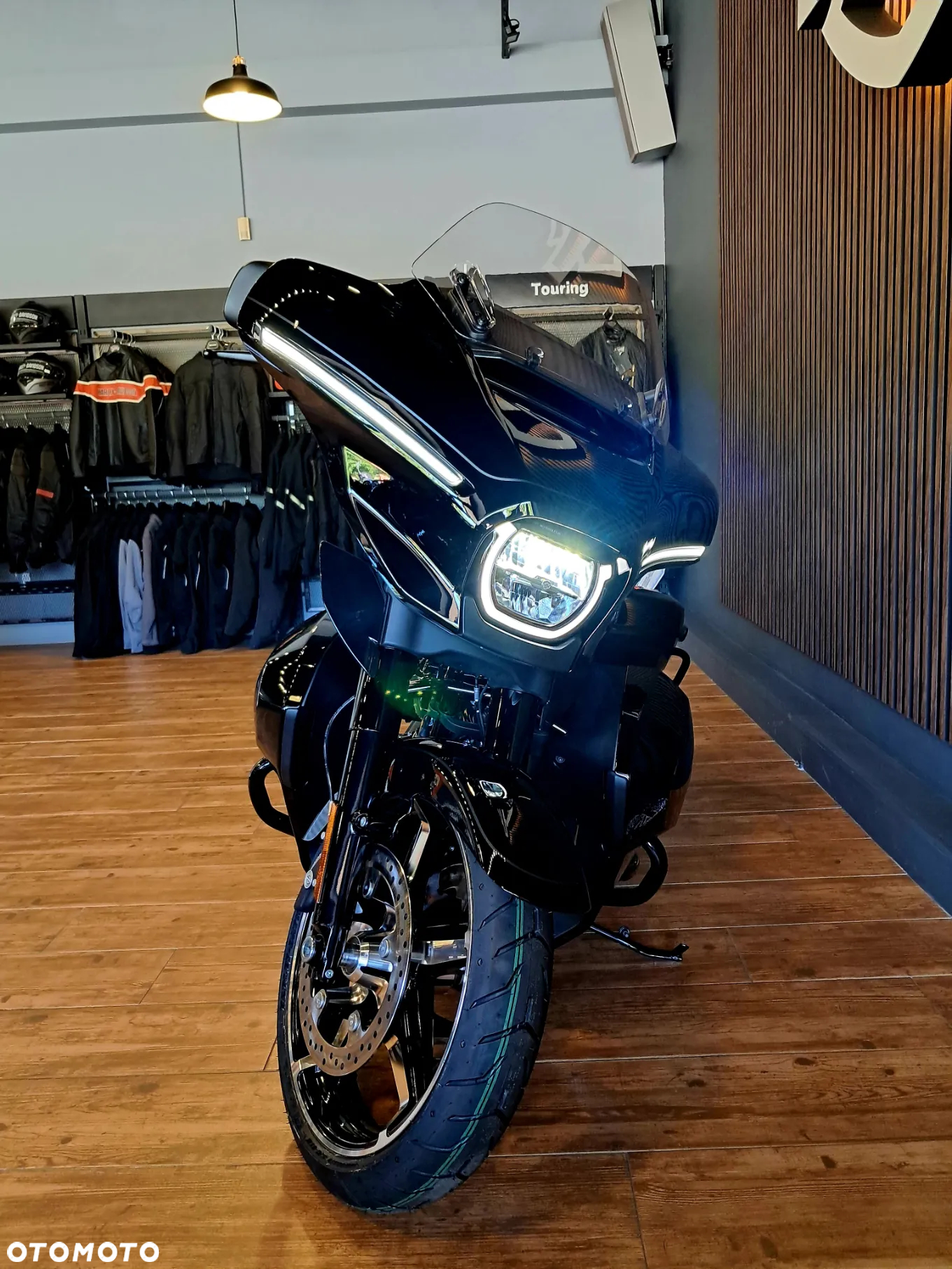 Harley-Davidson Touring Street Glide - 2