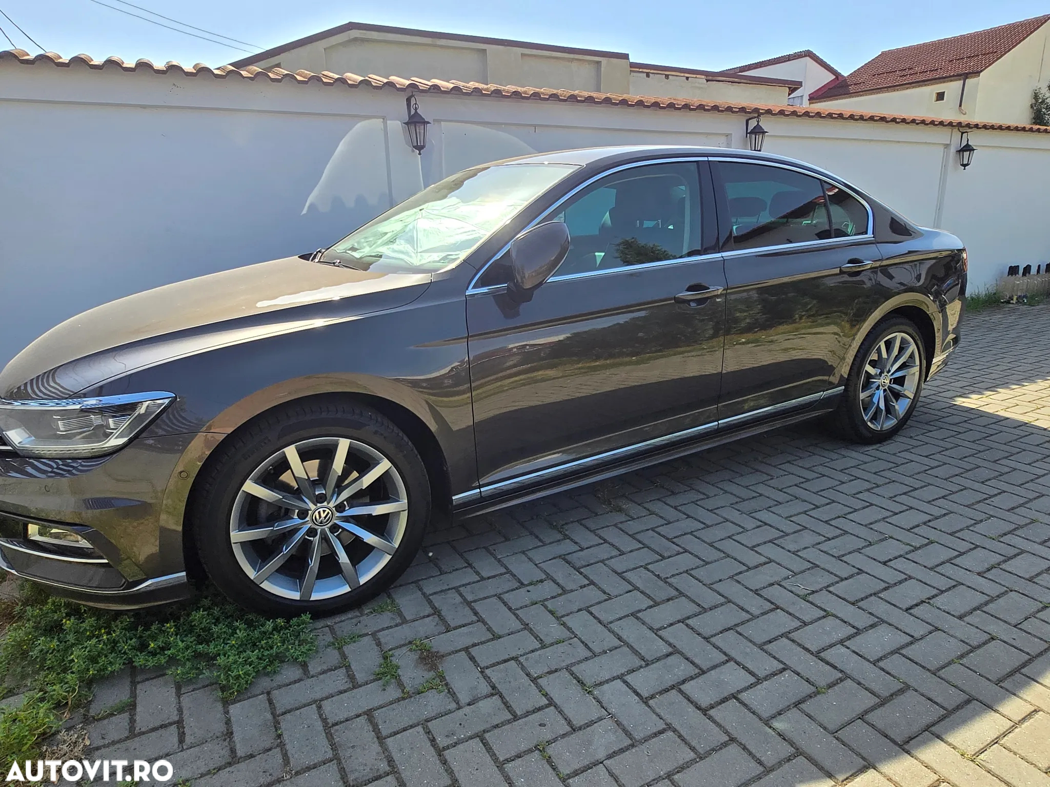 Volkswagen Passat - 13