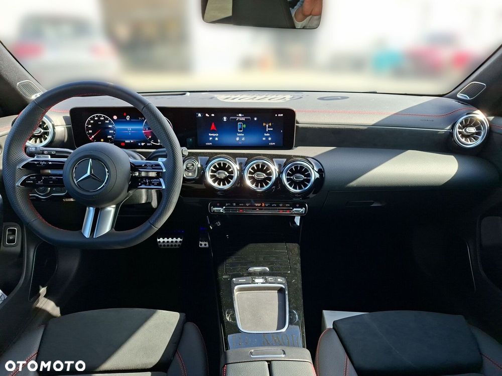 Mercedes-Benz CLA - 13