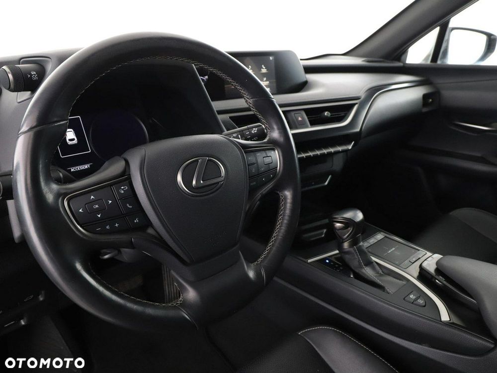 Lexus UX 250h - 15