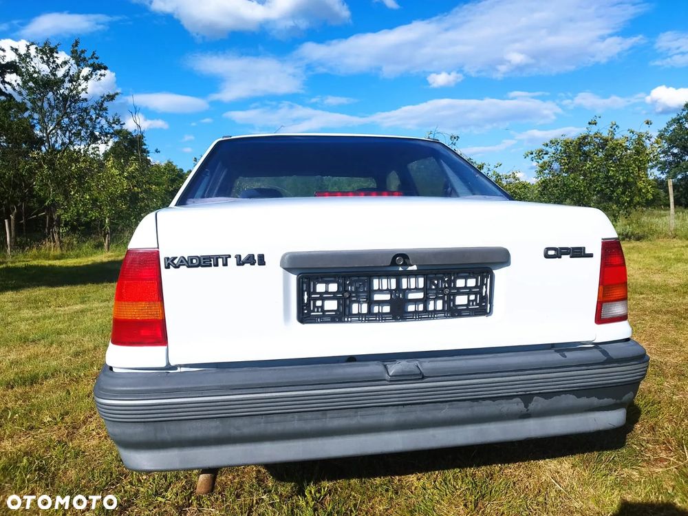 Opel Kadett E 1.4 CS - 5