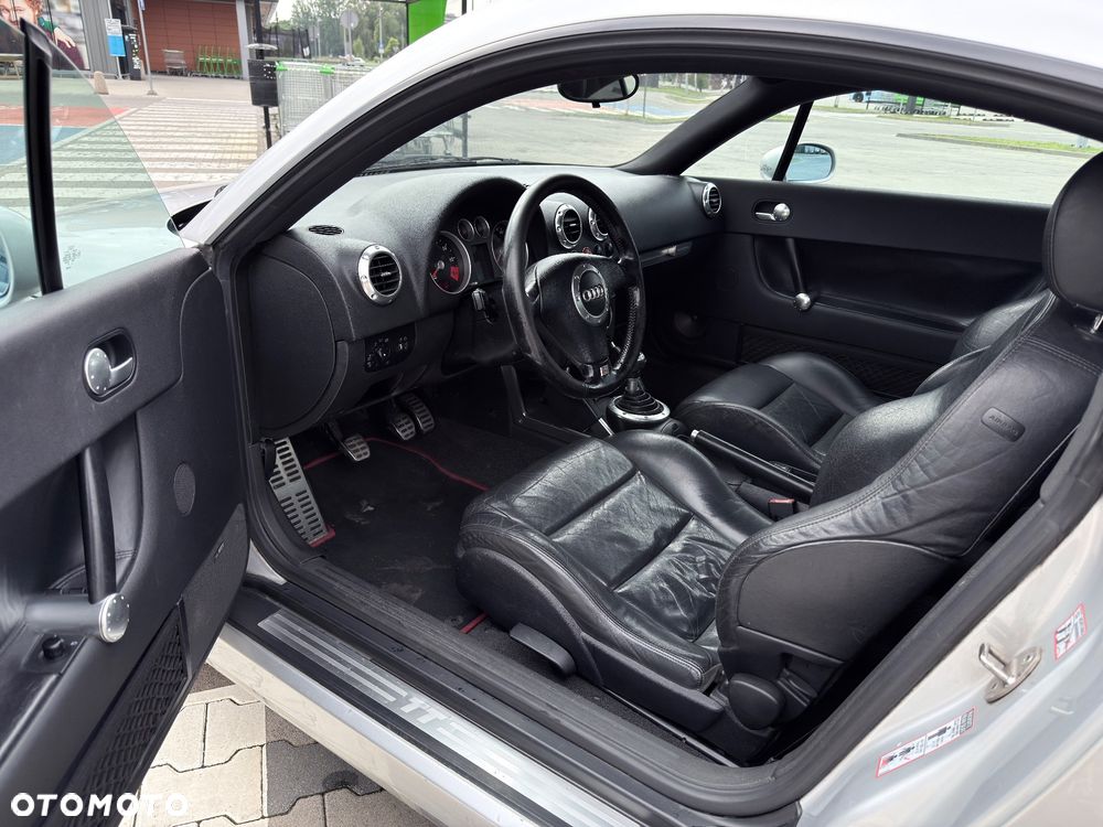 Audi TT Coupé 1.8T Quattro - 10