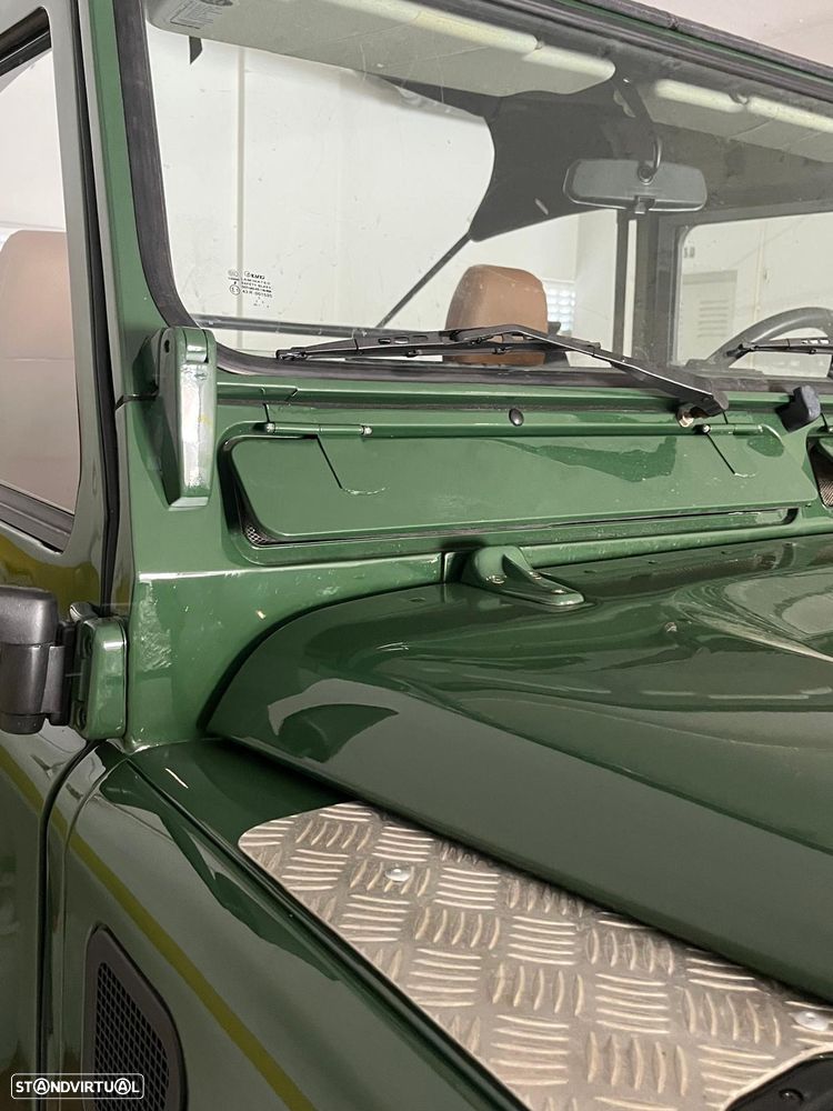 Land Rover Defender 90 2.5 Td5 Soft Top - 9