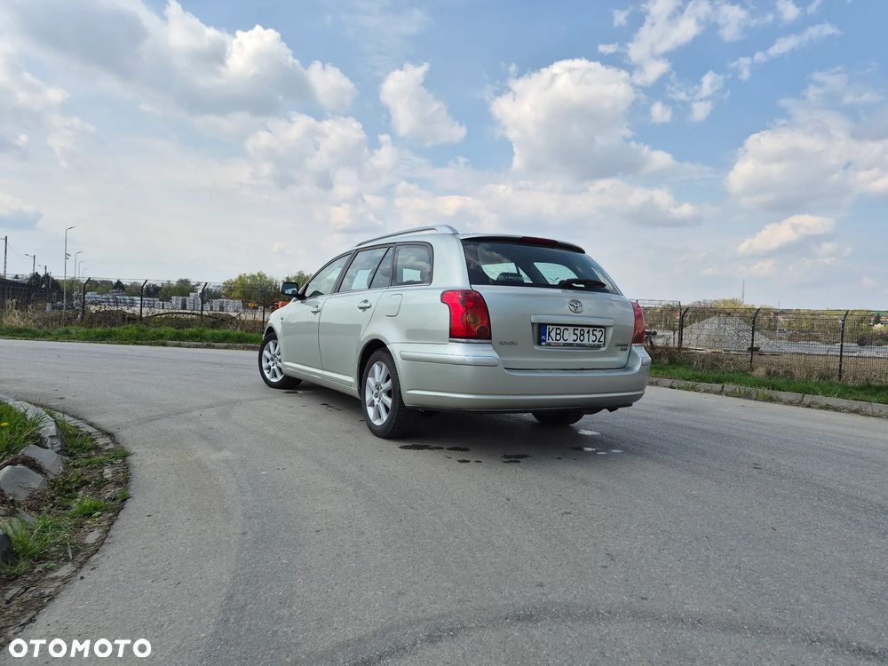 Toyota Avensis 2.0 D-4D Sol - 4