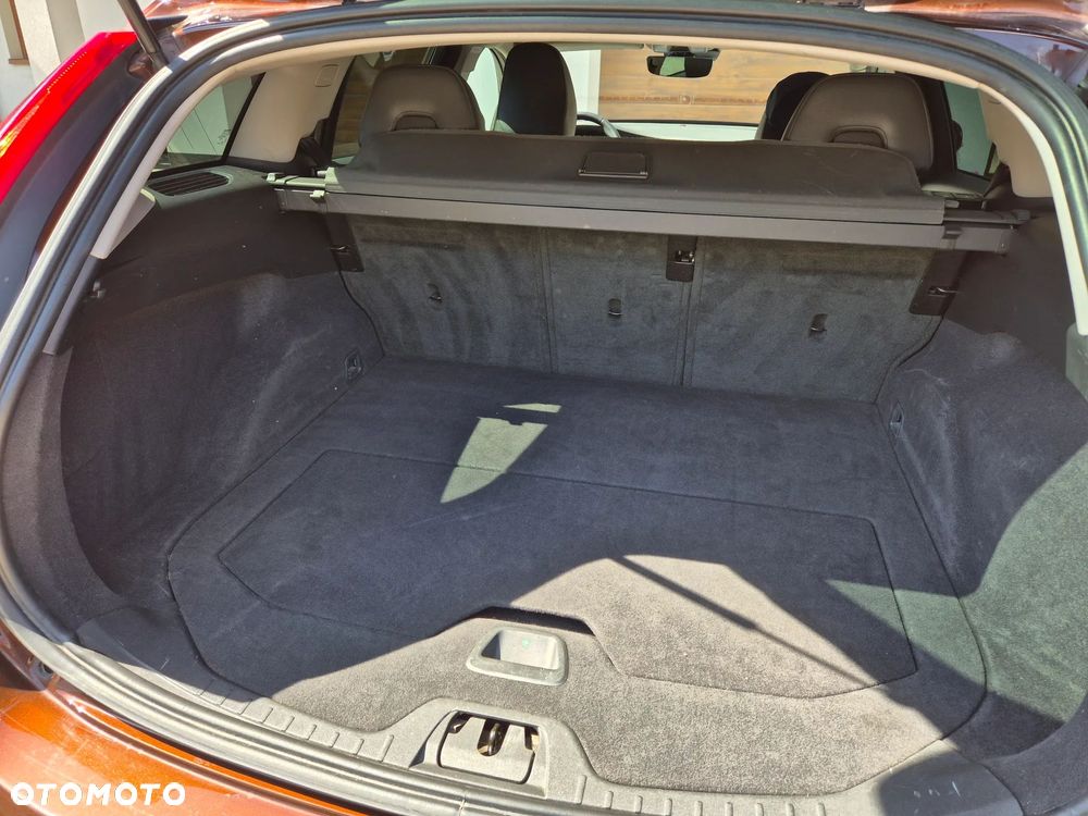 Volvo V60 Cross Country D3 Drive-E Momentum - 9