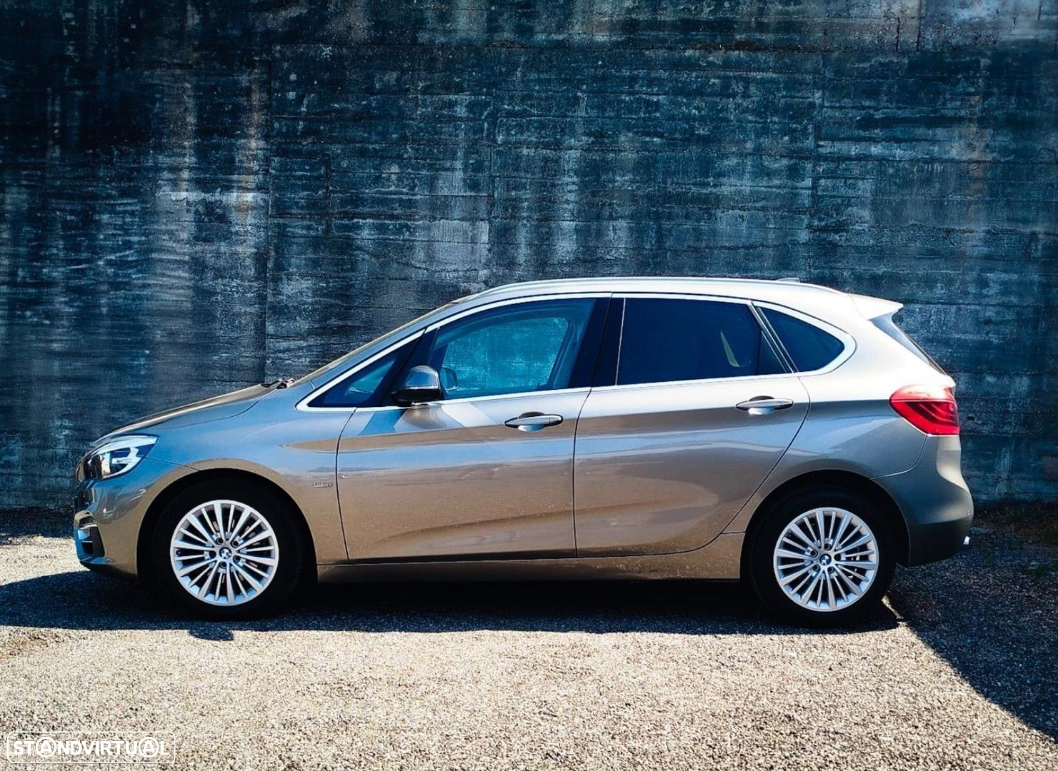 BMW 216 Active Tourer d Line Luxury Auto - 2
