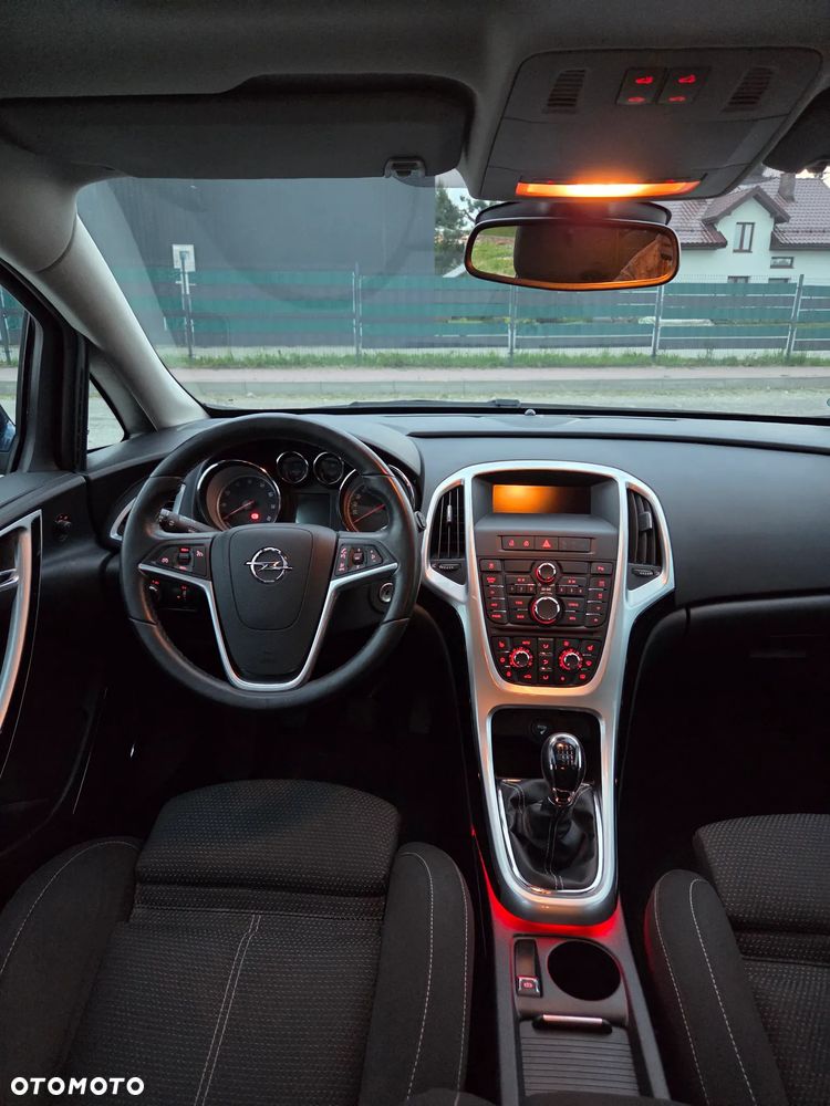 Opel Astra 1.6 Turbo Sport - 28