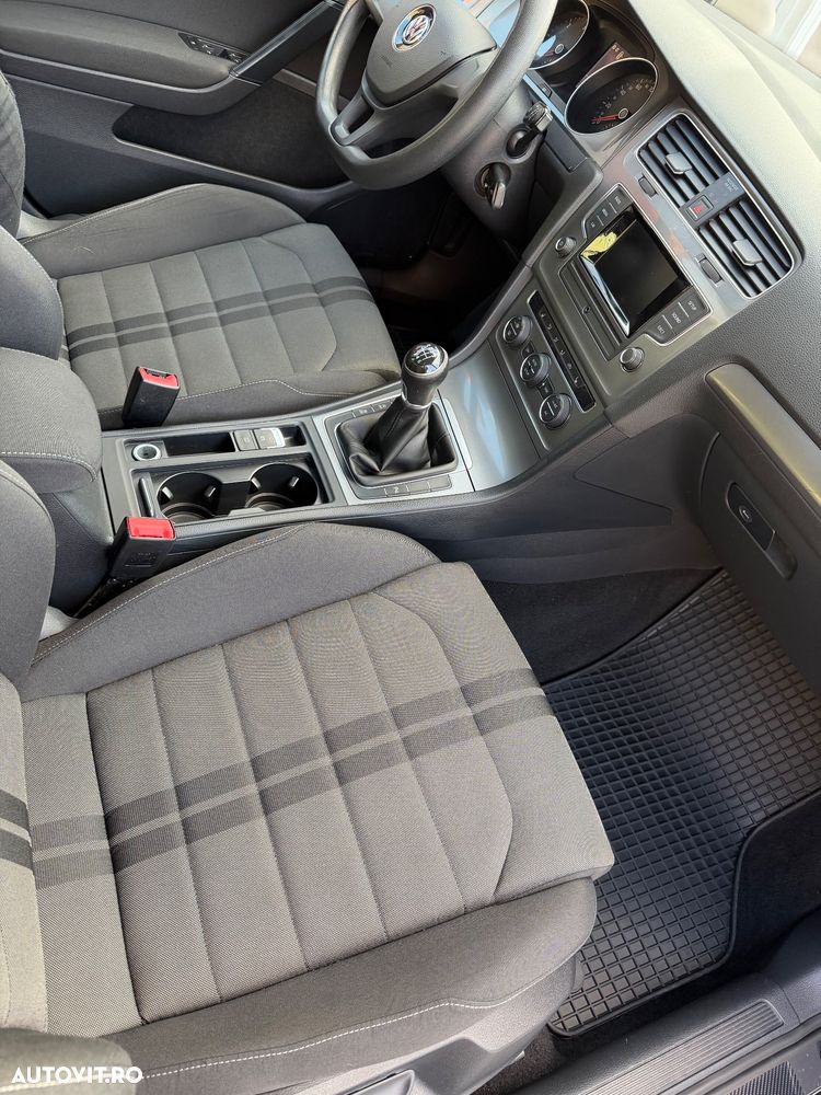 Volkswagen Golf - 12
