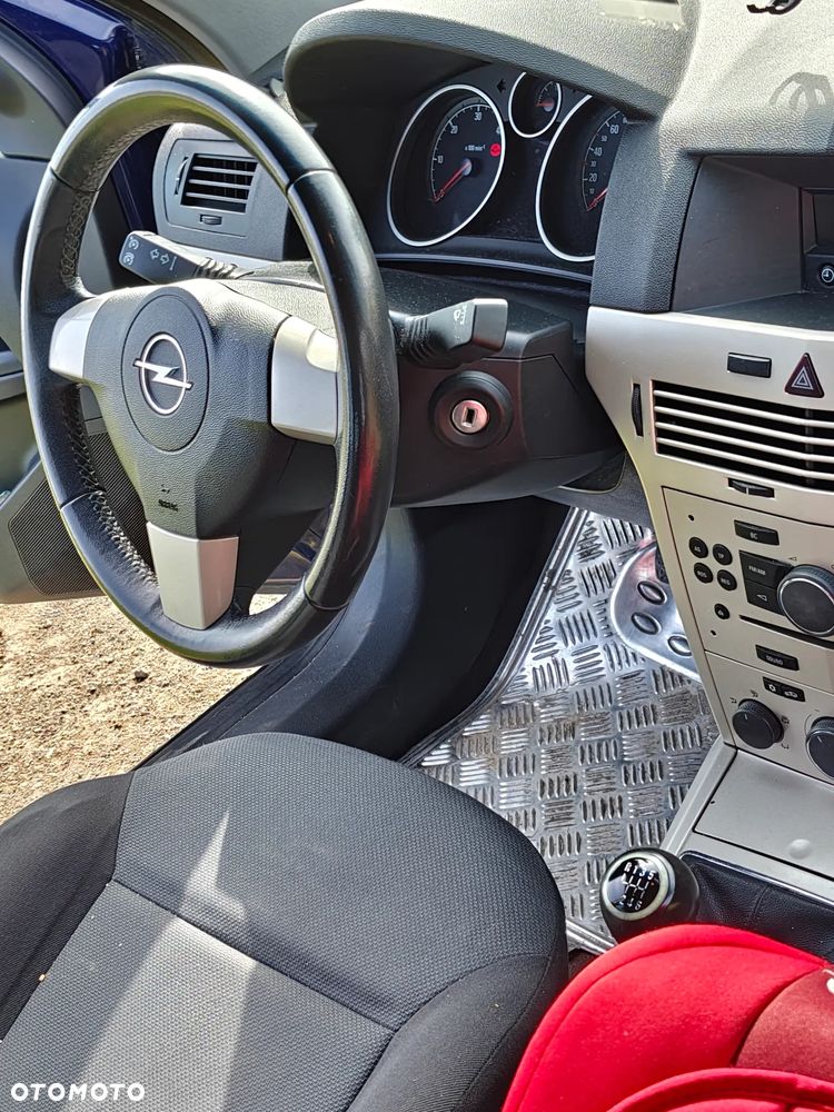 Opel Astra 1.9 CDTI - 11