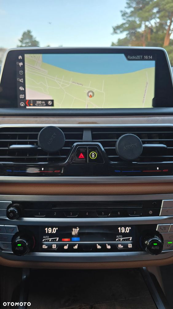 BMW Seria 7 740Li xDrive - 14