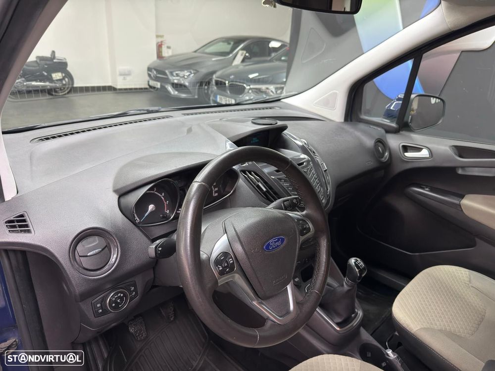 Ford Tourneo Courier 1.0 EcoBoost Titanium - 21