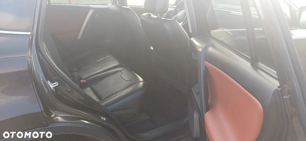 Toyota RAV4 2.2 D-CAT Premium - 10