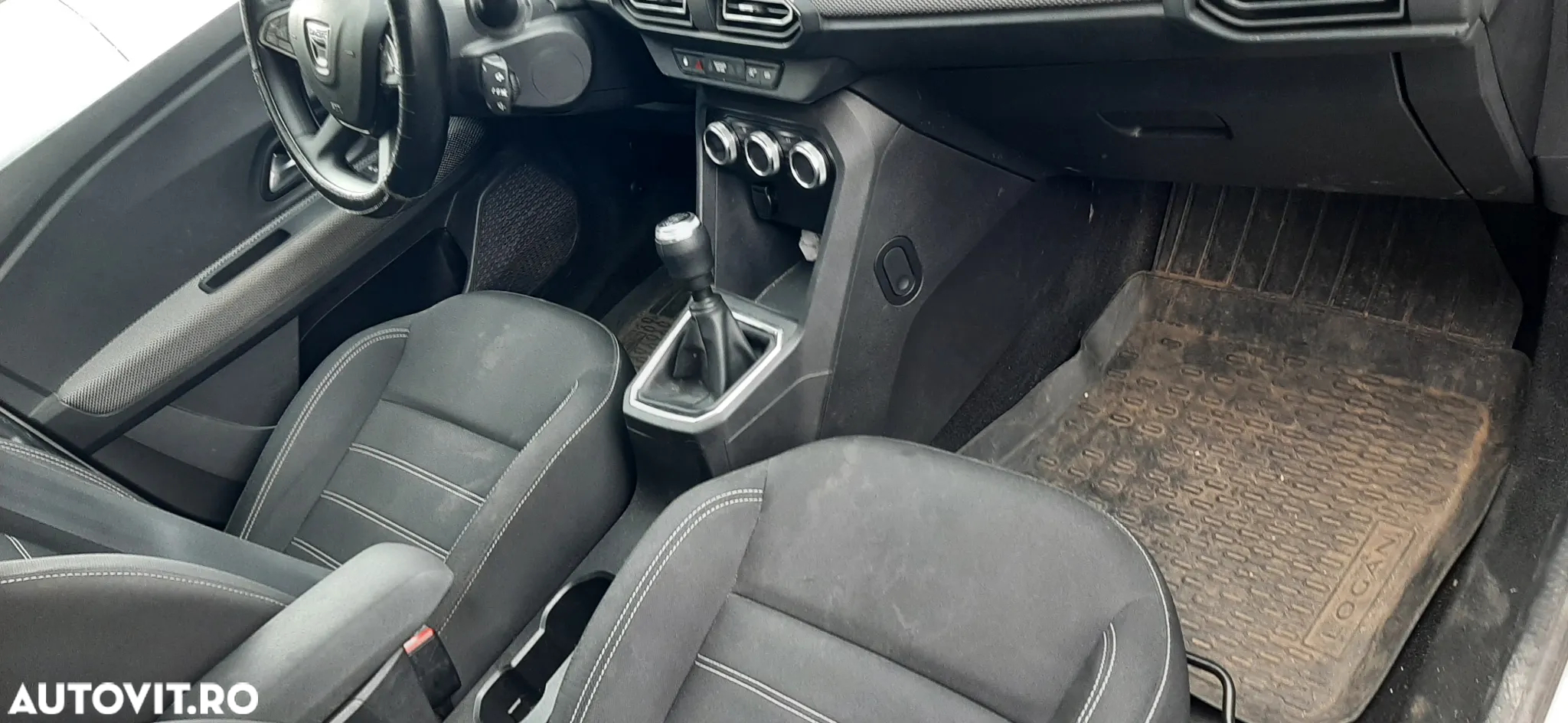 Dacia Logan TCe 90 MT6 Comfort - 16