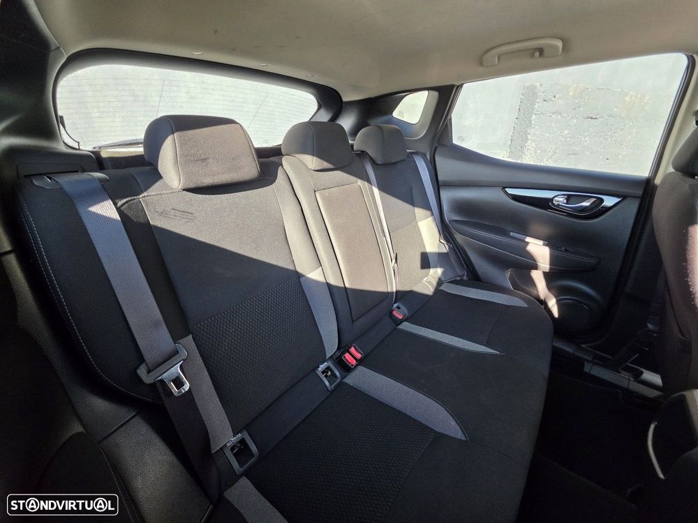 Nissan Qashqai 1.5 dCi N-Connecta - 16