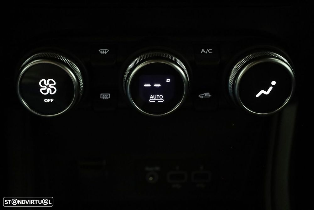 Renault Captur 1.0 TCe Techno Bi-Fuel - 13