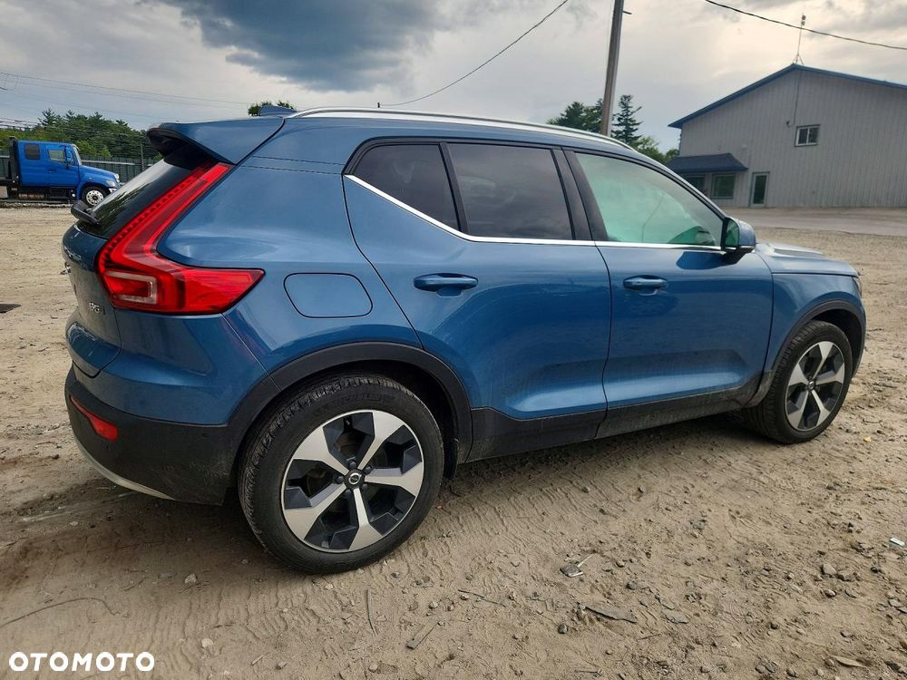 Volvo XC 40 B5 B AWD Ultimate Dark - 4