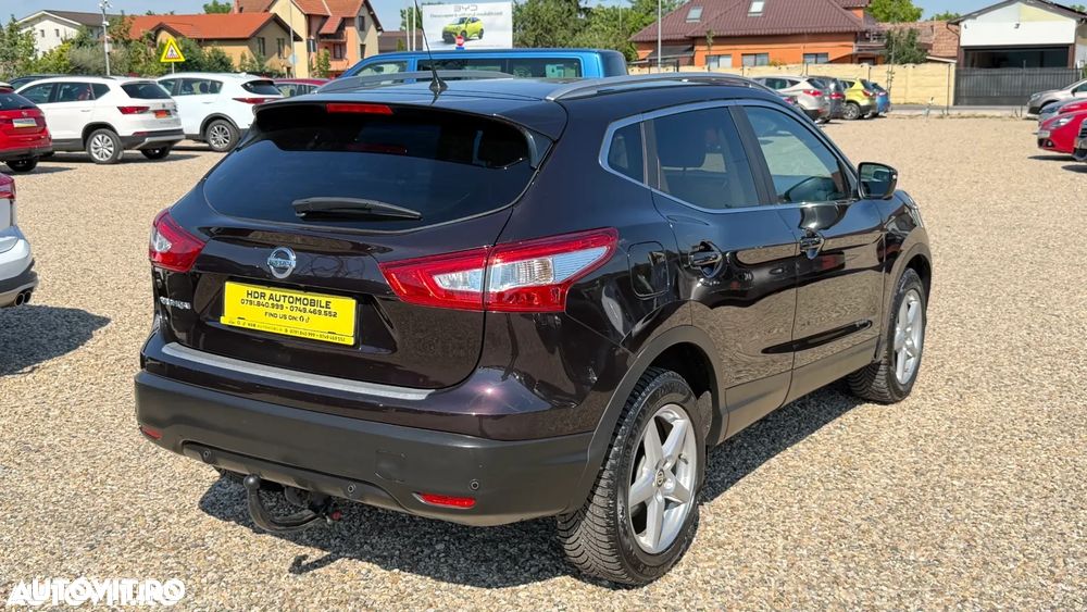 Nissan Qashqai 1.6 DCI Xtronic TEKNA+ - 11