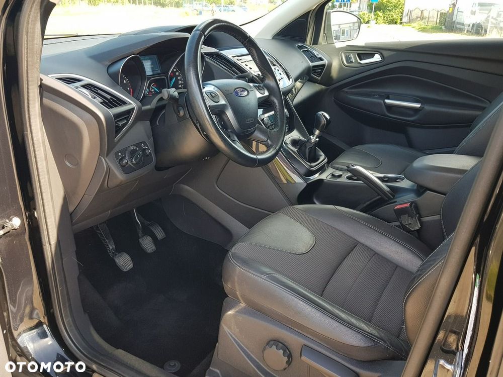 Ford Kuga 1.6 EcoBoost 2x4 Titanium - 10