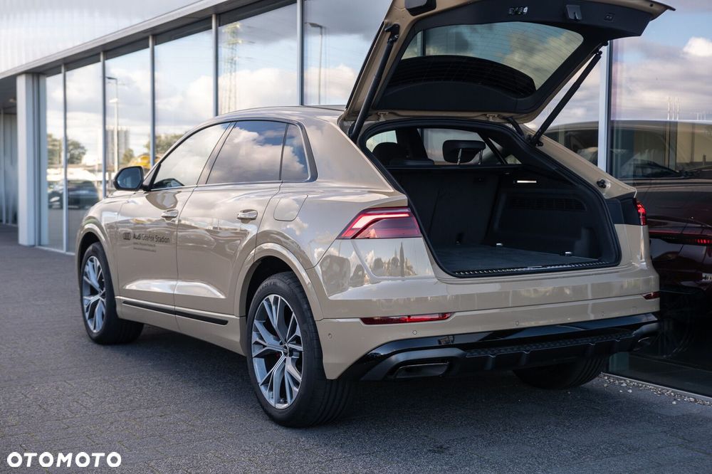 Audi Q8 - 8