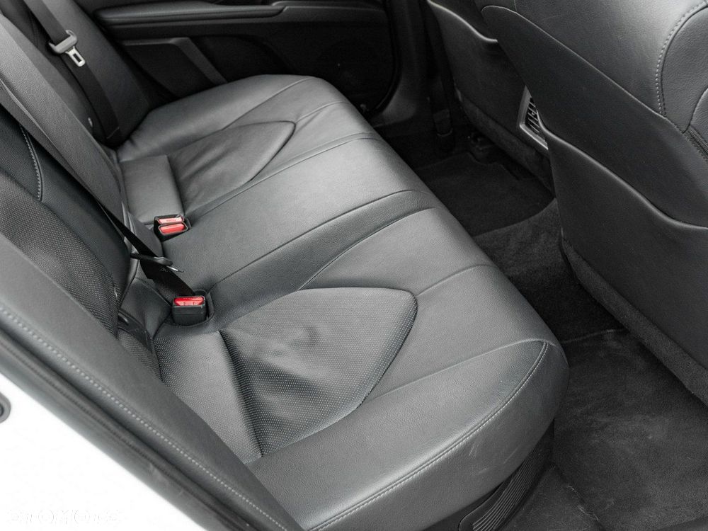 Toyota Camry - 29