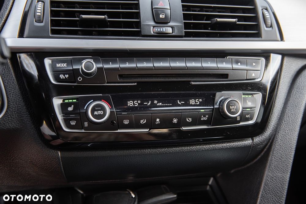 BMW Seria 3 330e iPerformance M Sport - 28