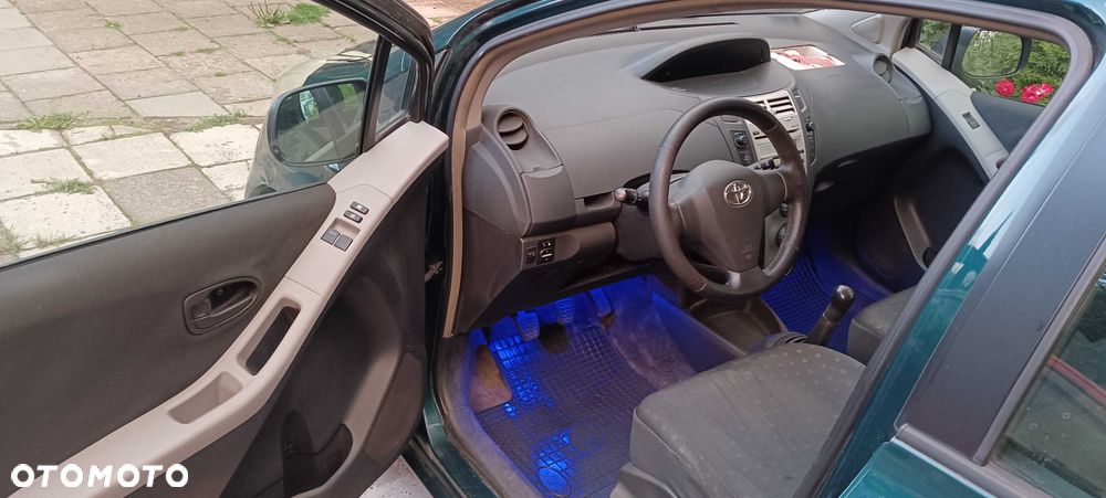Toyota Yaris - 6