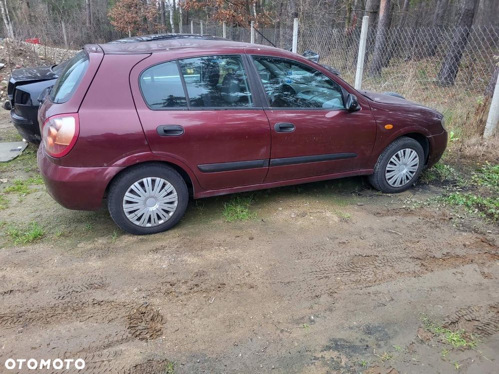 Nissan Almera 1.5 Base - 4