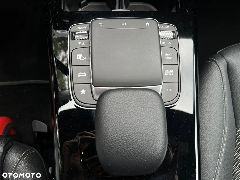 Mercedes-Benz CLA 180 Progressive 7G-DCT - 17