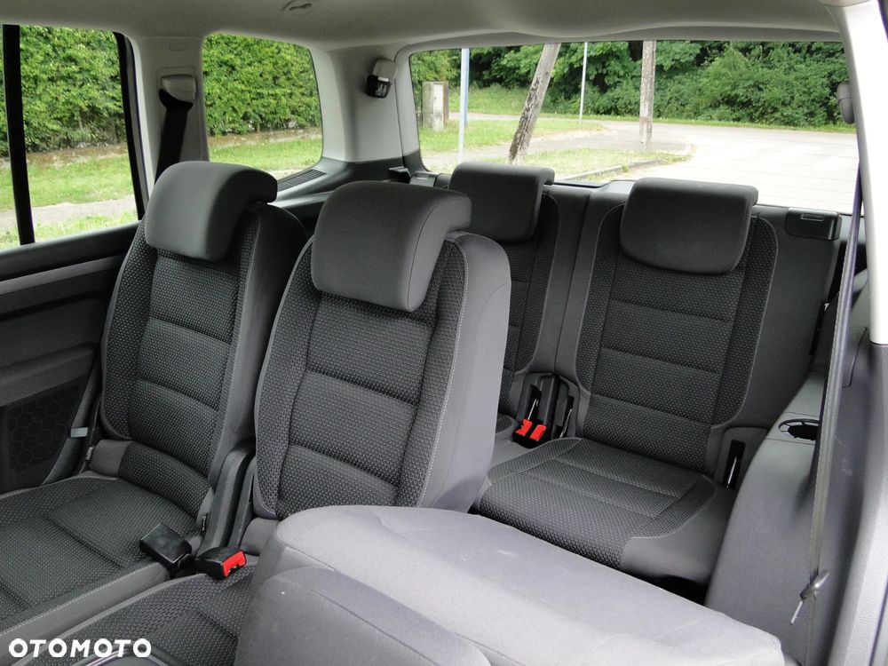 Volkswagen Touran 2.0 TDI DPF BlueMotion Technology Highline - 15