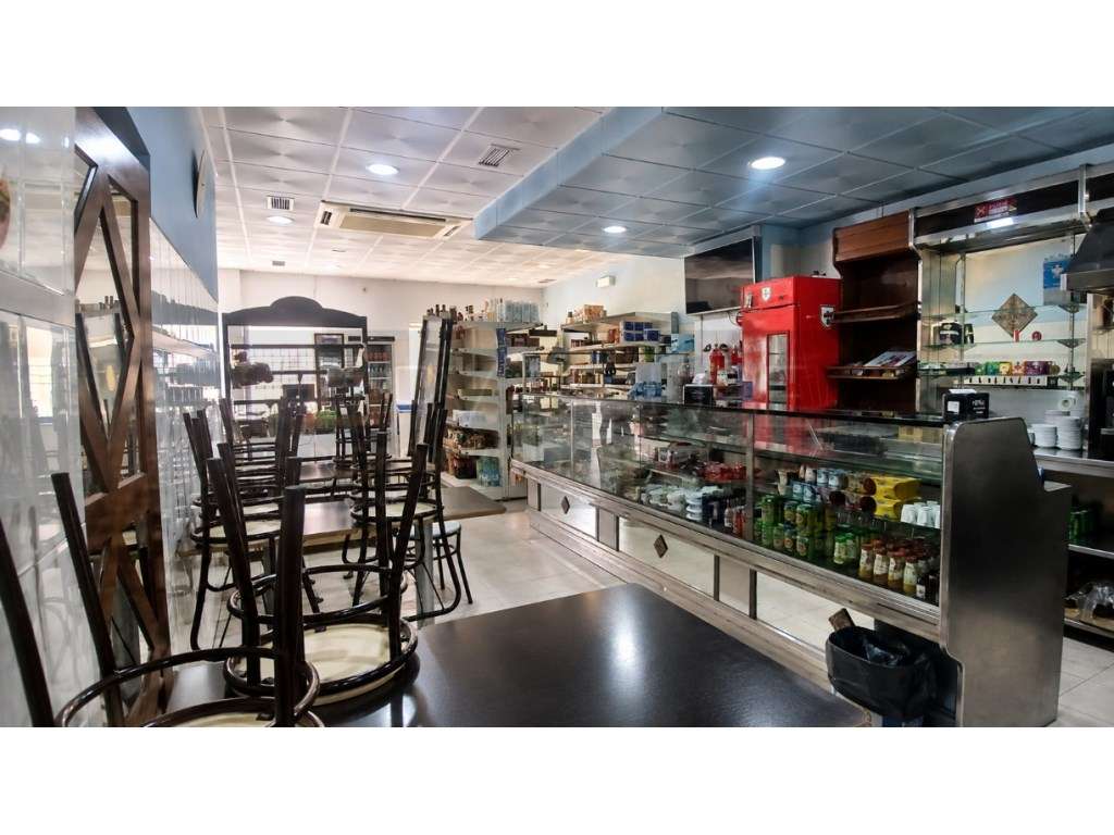 Café / Pastelaria / Minimercado na Abrunheira - Sintra - Grande imagem: 4/13