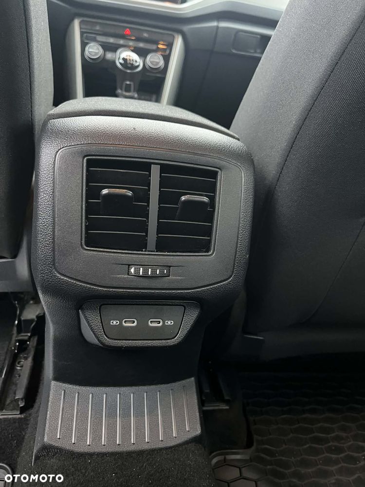 Volkswagen T-Roc - 15