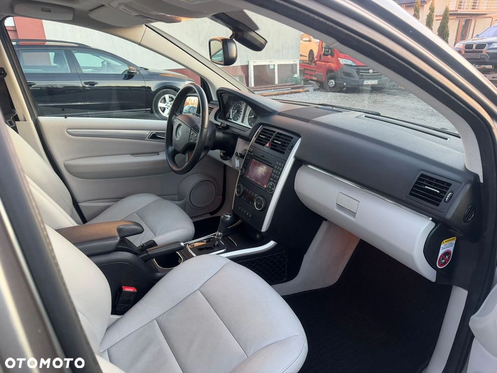 Mercedes-Benz Klasa B 200 Autotronic Grand Edition - 18