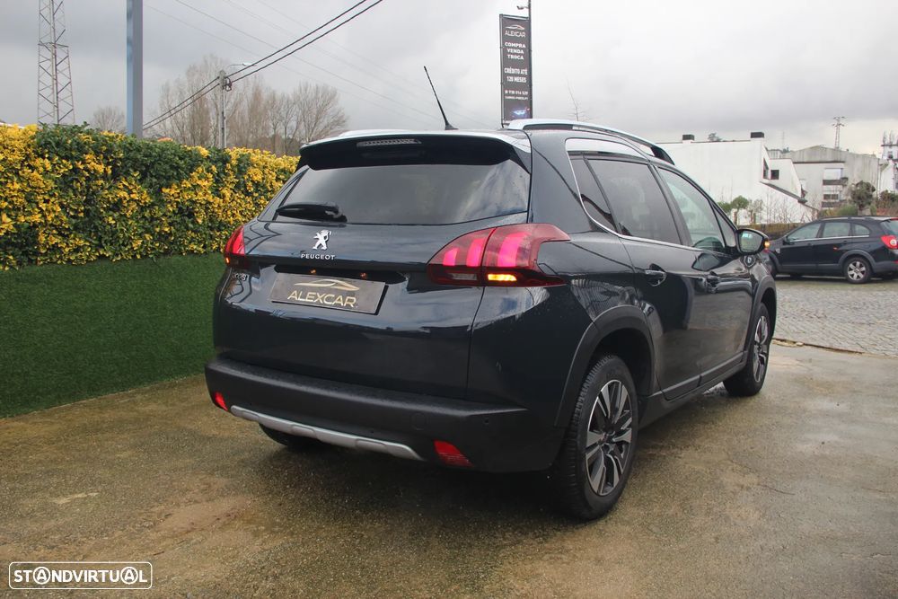Peugeot 2008 PureTech 130 Allure - 4