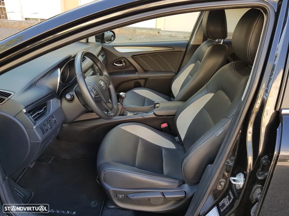 Toyota Avensis Touring Sports 1.6 D-4D Luxury+GPS - 24