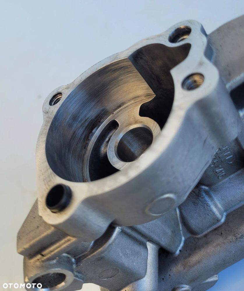 POMPA OLEJU BMW E60 E61 E65 E66 E70 E71 X3 E83 E90 E91 E92 M57N2 7792945 - 3