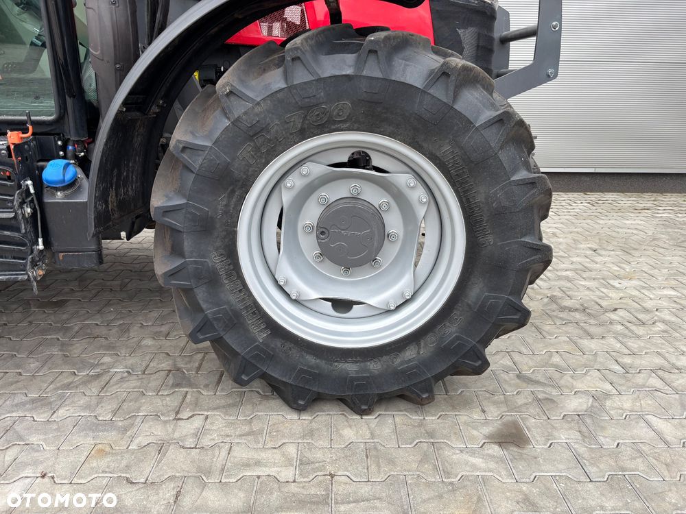 Massey Ferguson 4709M - 12