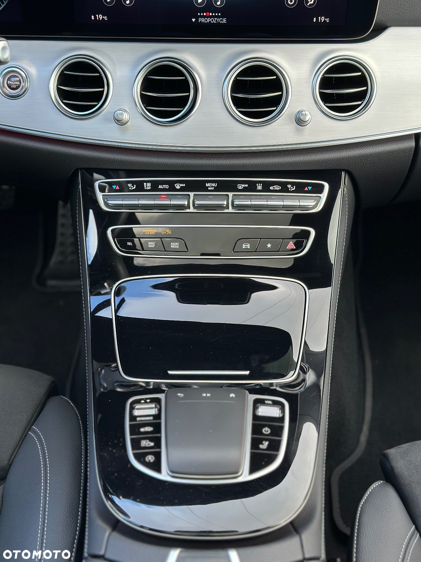 Mercedes-Benz Klasa E 300 d 4Matic T 9G-TRONIC AMG Line - 24