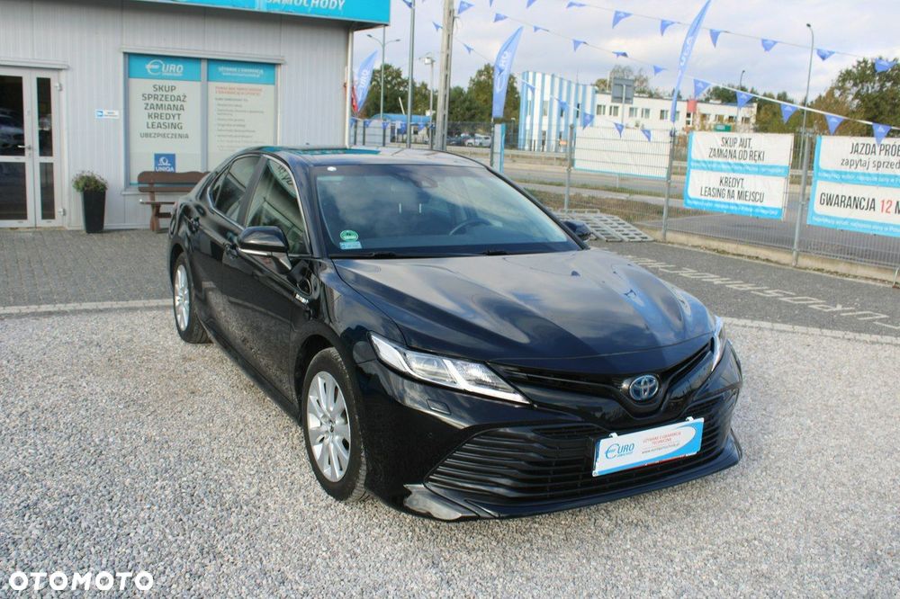 Toyota Camry - 4
