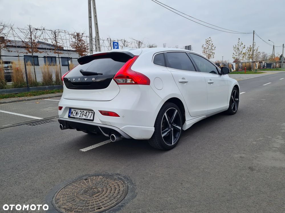 Volvo V40 D2 Drive-E R-Design Momentum - 5