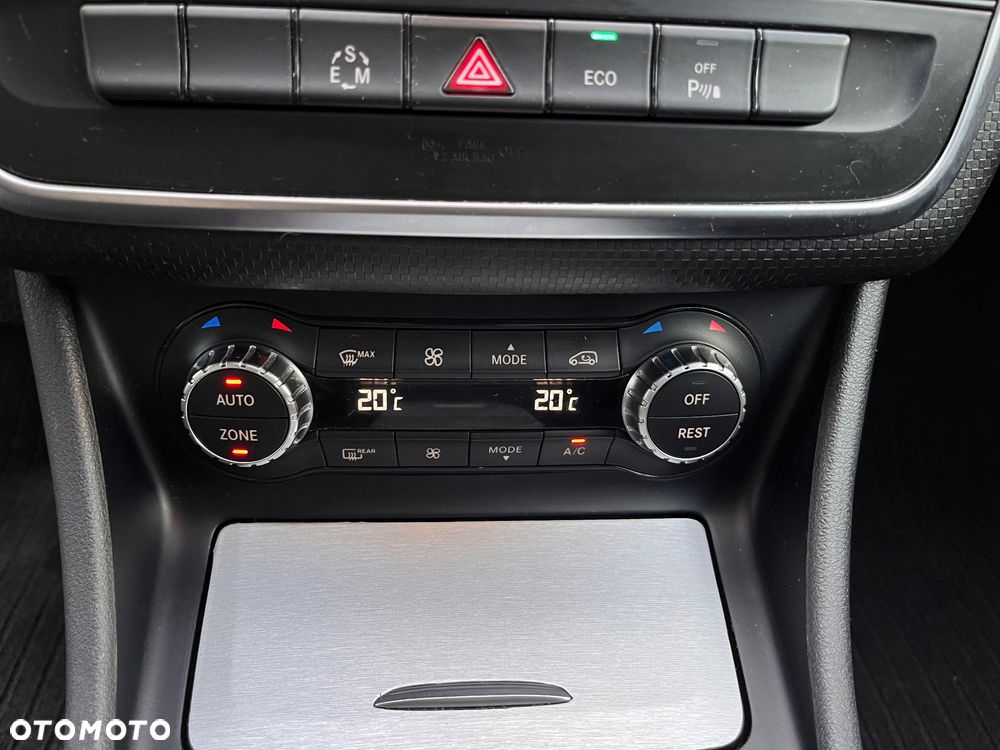 Mercedes-Benz Klasa A 250 4Matic 7G-DCT - 20