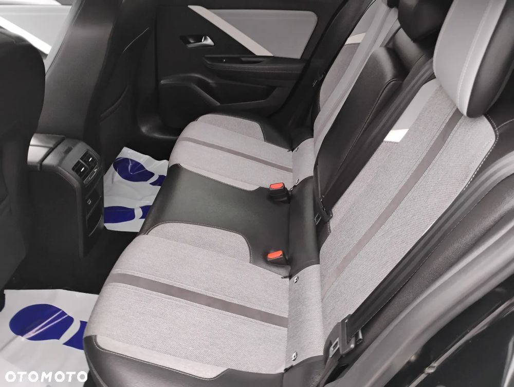 Opel Astra 1.2 Turbo Start/Stop Business Edition - 11