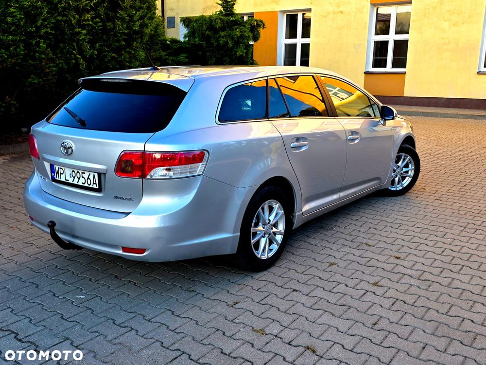 Toyota Avensis - 23