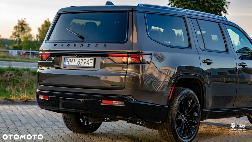 Jeep Wagoneer - 20