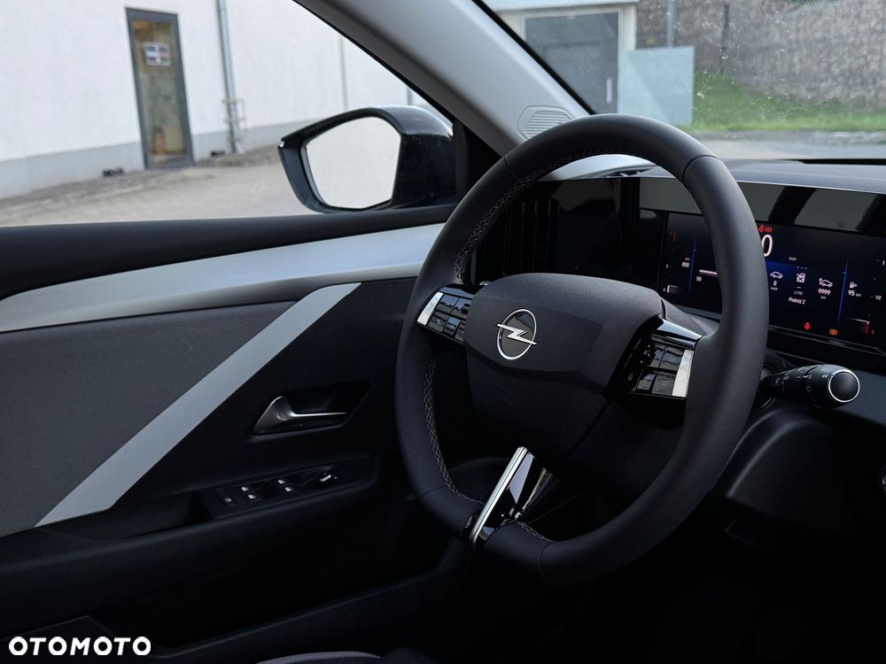 Opel Astra 1.2 Turbo - 11