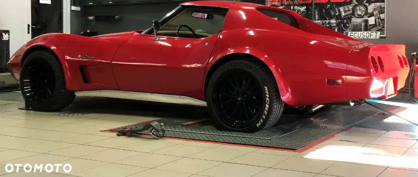 Chevrolet Corvette - 3