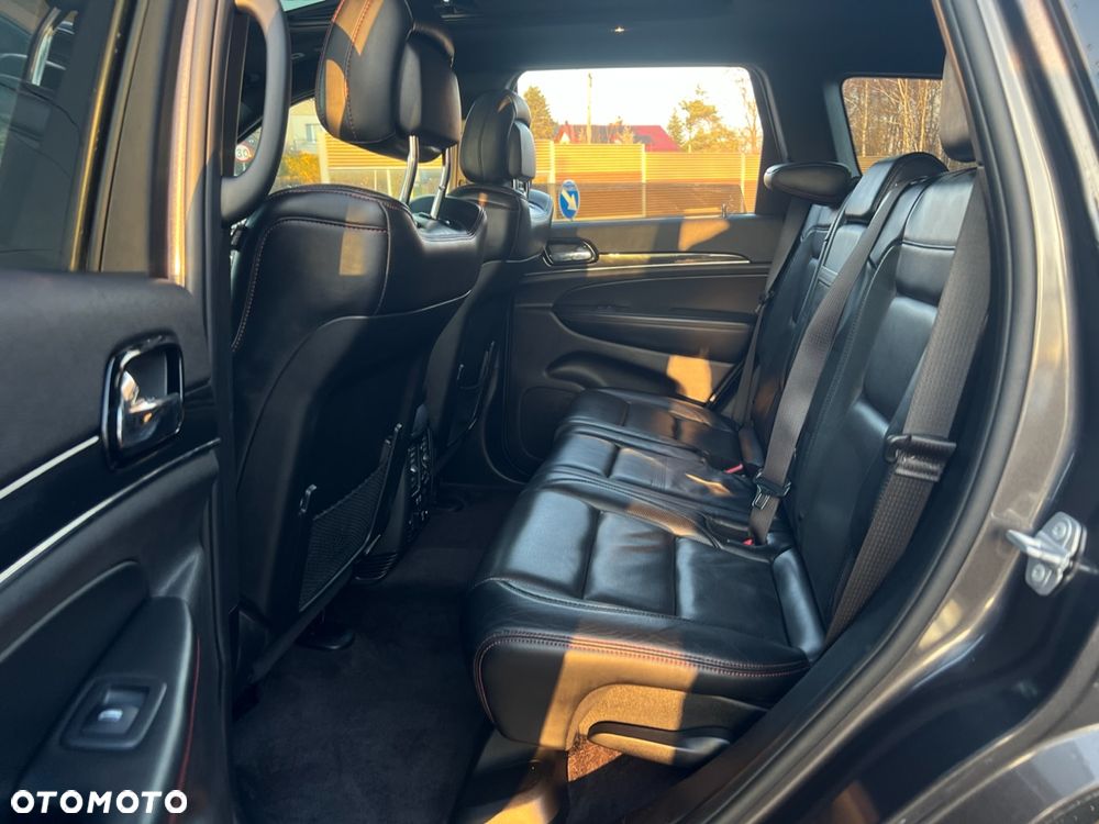 Jeep Grand Cherokee - 37