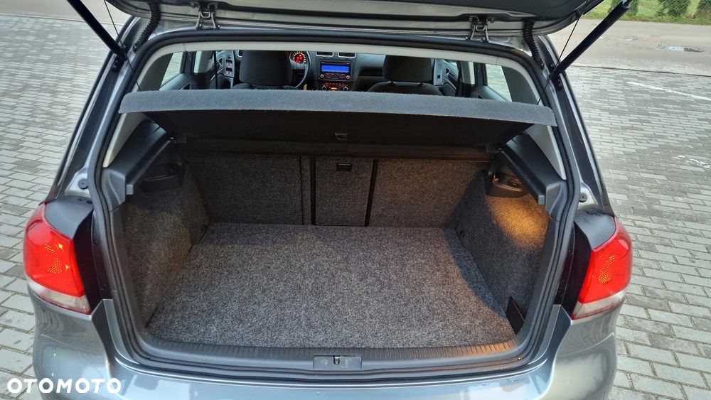 Volkswagen Golf - 23