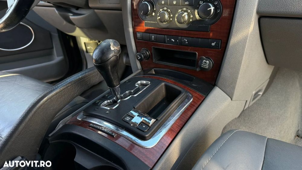 Jeep Grand Cherokee - 18