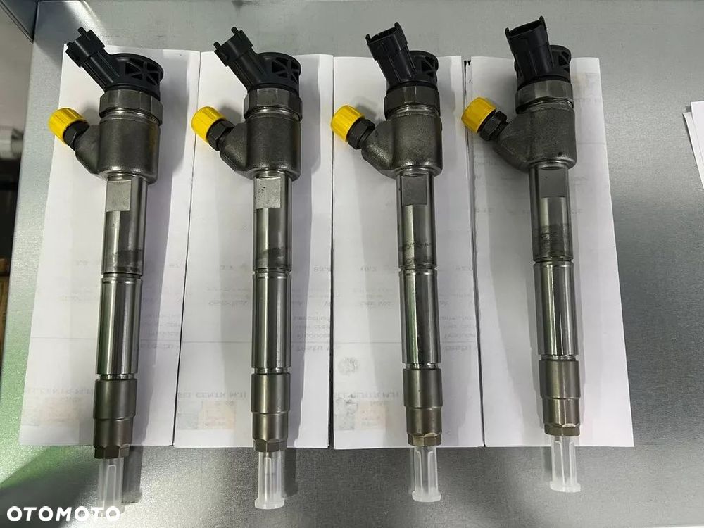 Wtryskiwacz 0445110564 5801644454 IVECO - 1